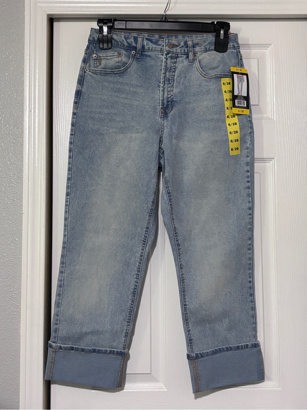 NWT FRYE Stevie Wash High Rise Straight Leg Jeans Size 6/28 Light Wash Denim